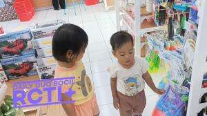 DAILY DUO BOCIL- Milih Mainan