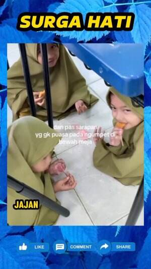 Bocah-bocah sampai makan di bawah meja, demi hormati teman-temannya yang sedang berpuasa.
