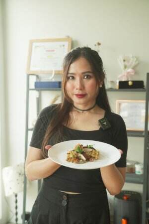 Classics never fail! Pan Seared Chicken with Mushroom Sauce and Cauliflower Florets #onlineauditionmci11