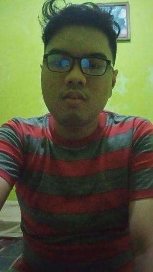 IDOL_XIII FAJAR NURSETA BUANA 24 TAHUN PURWOKERTO ESOK YANG CERIA