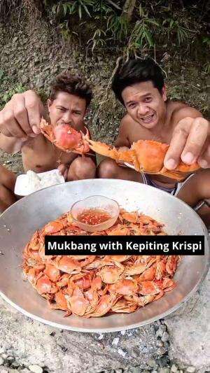Mukbang with Kepiting Krispi #Mukbang #kepiting #specialmemasakkepitingalacheffarida #seafood #SeafoodLover #RCTIPlus 