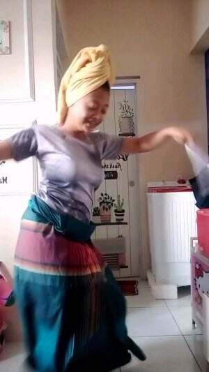 emak nya heboh bapak ny gendeng 