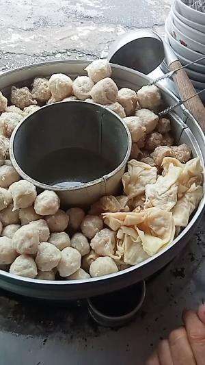 banyak banget#kuliner#wisatakuliner#baksomalang
