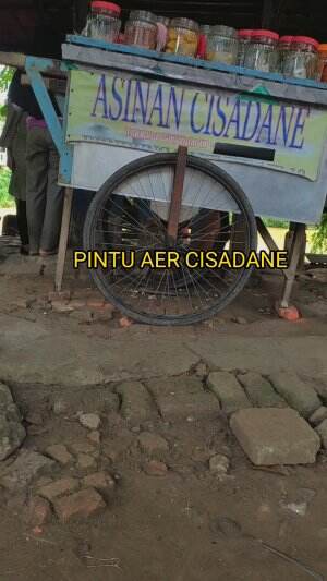 ASINAN CISADANE SIAPA YANG GAK TAU DAH, MENDOKNYA MANTAP ASINAN BETAWI BANGET 