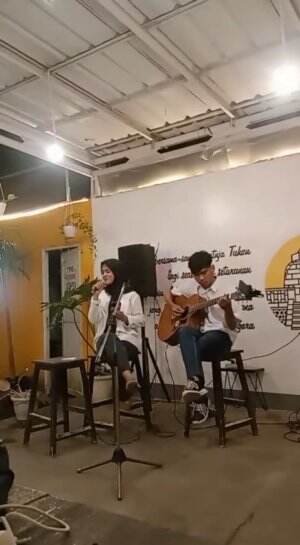 TINBS Aulia Fithria Zalma- Bekasi- 20 tahun- terlalu cinta x melawan restu 