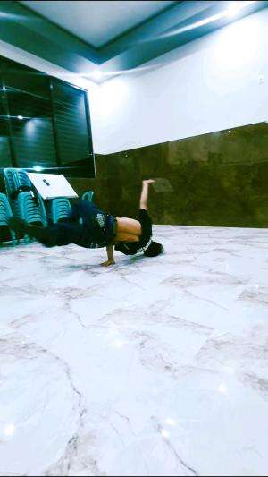 latihan break dance 