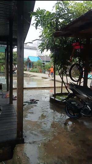 BELAJAR NAIK SEPEDA 
 #hujanhujanan
 #pantangmenyerah
 #yakinpastibisa
