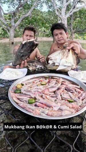 Mukbang Ikan B@k@R & Cumi Salad #Mukbang #ikanbakar #cumiasin #kuliner #RCTIPlus 