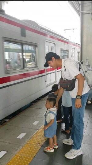 si pecinta kereta api banget ya bang, heboh kalau naik kereta api 😘 #RCTIPlus #HOTrctiplus #RCTIoke #keretaapiindonesia