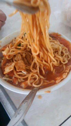 Iki loh Rek Mie Ayam cuma 10k tapi porsine brutal pinggir jalan😱 soal rasa wes Psti di jamin uenakkkk🤤 #HOTrctiplus #shortplus #creatorrcti 