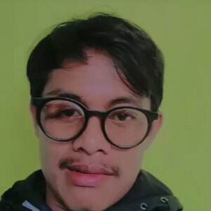 nama:suhendri umur: 23 tahun 1(syair solawat insfalana)2 (bidadari surga) yg di populerkan oleh ALM, ustaz jefri al-Bukhari