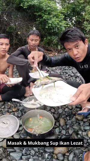 Masak & Mukbang Sup Ikan Lezat #Masak #Mukbang #supikan #sobatambyarsengtauambyarRekomendasikanvideoini #lezat #terlihat lezat #lezat banget