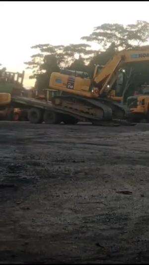 CARA TURUN DARI LONGBECKH
 #alatberatturundaritreler
 #eksavatorturun
 #longbed
