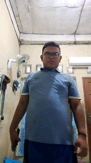 nama : JHONI RASKEN SIPAYUNG.             usia 22 tahun judul lagu seperti mati lampu hobi saya bernyanyi  