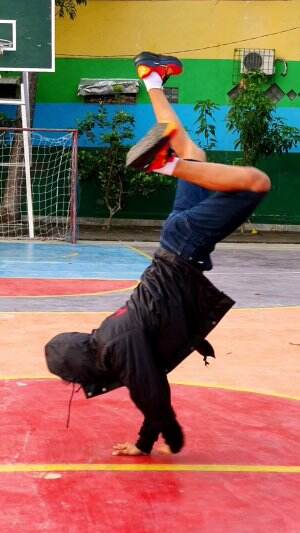 SHOW YOUR TALENT - BREAK DANCE