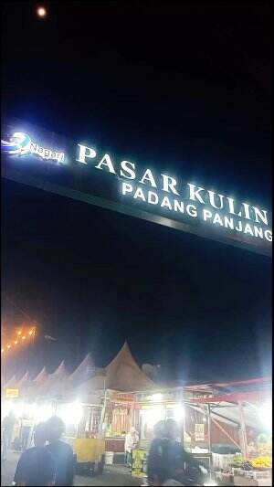 Pasar Kuliner Padang Panjang Sumatera Barat.