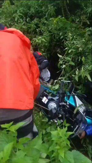 Terlalu orgasme (Ontahood Gas Rame-Rame) yang inimah. Gelar Alam, Sukabumi, Saturday, Dec 20, 2025 #ontahood #ontahoodmotoadventure #riding 