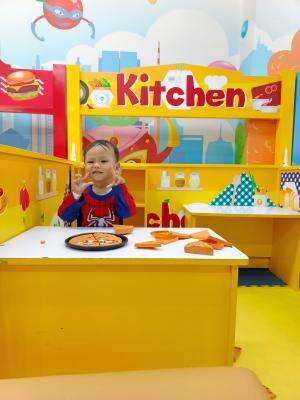 penjualnya ko kabur sih 😂


#fyp #trending 
#keseharian 
#penjualpizza 
#playground 