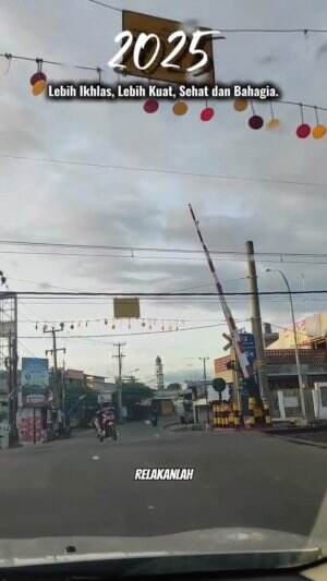2025 lebih baik untuk kita semua 🤲🏻🤲🏻🤲🏻😇😇😇 Lebih sehat mental, badan dan finansial, lebih kuat iman, lebih banyak rezeki, banyak uang, bahag