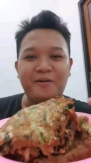 NAGIH BANGET SIH‼️MARTABAK SAYUR+SAUS LAVA SIMPEL ALA KOSAN.#RCTIPlus #shortplus #makan #mukbang #kuliner #Food 