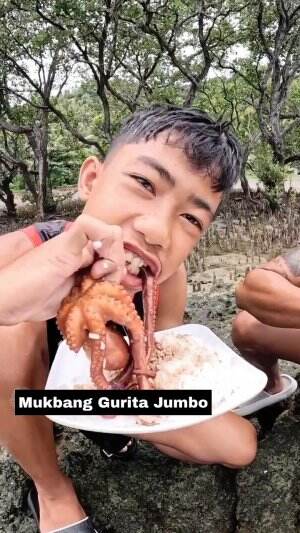 Mukbang Gurita Jumbo  #Mukbang  #Gurita bertotol biru 