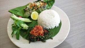 Nasi Liwet dengan Ayam Bumbu Kuning, Plecing Kangkung dan Sambal Matah. #onlineauditionmci9
