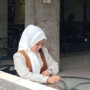 Bismillahirrahmanirrahim perkenalkan Nama:Zikratul Hasanah Asal:Padang provinsi: Sumatera Barat judul lagu Up beat: Pesta panen