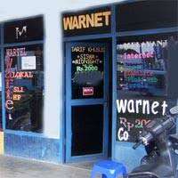 Vibes warnet gahun 2007-an awal nya masih kerasa nggak? sambil chattingan via MiRC nyari pacar lewat internet ? masih inget pernah nanya gin