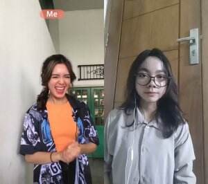 seru seruan tebak tebak an sama Kak Claudia nih gais  - Albina Angelica