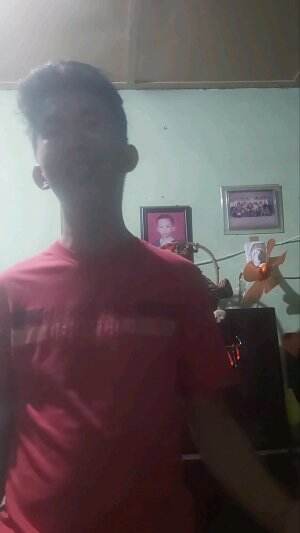 Nama willy ,judul :cinta sandiwara,ciptaan: William sanry dumalang, domisili makassar selamat mendengarkan