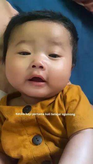moment lucu bayi belajar ngomong