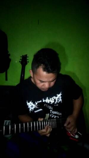 one take backing track cover..Dobel gitar Kiri Kanan...efek tahu..speaker tempe...terima kasih hadirnya..vote like and share..hatur nuhun