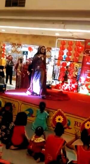 Fashion show intan .. make up dan kostum by Ovy Wedding Banjarlor, Brebes 