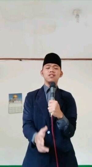 NAMA : DANDI MURSIDI UMUR : 21 TAHUN JUDUL SHOLAWAT : YAASIQOL MUSTOFA TEMPAT TINGGAL : BANDUNG JAWA BARAT KP.KATAPANG DESA KATAPANG 