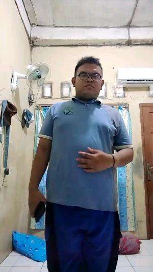 nama JHONI RASKEN SIPAYUNG usiaku 22 tahun judul lagu seperti mati lampu hobi saya bernyanyi 