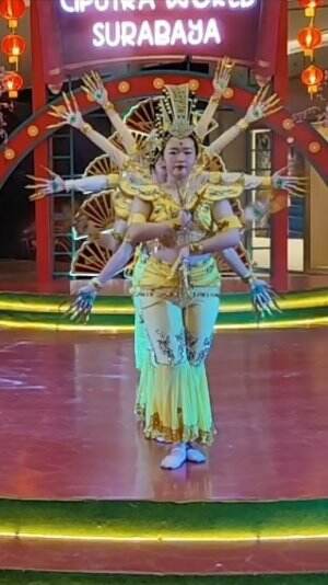 " THOUSAND HANDS ", TARIAN dari NEGERI CHINA, di MALL CIPUTRA WORLD, SURABAYA, 29 JANUARI 2025.