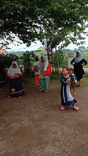 keseruan anak dan ibu ibu nari bareng ..joko Tingkir X Dalamo.. 