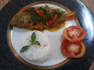 Ikan mujaer merah bumbu kuning