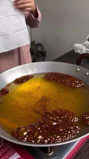 TRIK & TIPS MENJERNIHKAN MINYAK SISA GORENG AGAR BISA DIGUNAKAN KEMBALI  #videotips #tips #trik #inovasi #masakan