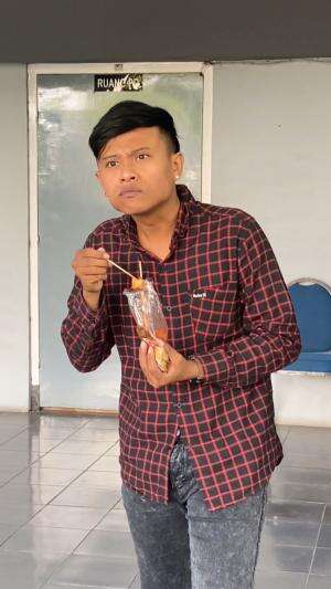 Sumpah orang ini gak jelas