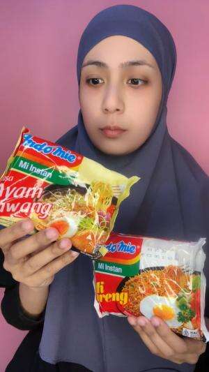 campurin indomie goreng & ayam ayam ala king aloy enak atau aneh?