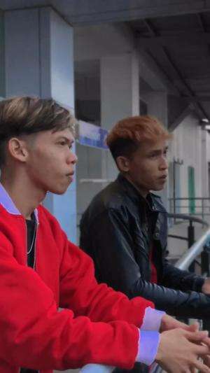 Cinta segitiga ya bro
