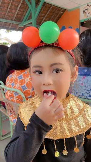 Cantiknyaa.. dede mau narii 🤗🤗