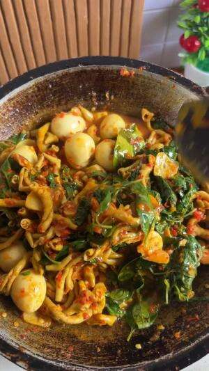 MENU MASAKAN RUMAHAN SIMPLE
“Oseng Usus Ayam Daun Kemangi”
#Cooking #inspiration #Menumasakanrumahan #Tips #Trik #Idejualan #ummuhusna