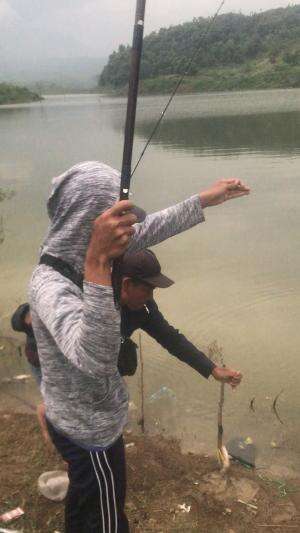 Fishinh strike #fish #wildfishing #fishing #angler #mancing #mancingmania #Cara mancing 