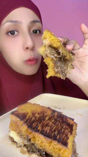 anomali martabak suka mendatangi orang gendut yg kelaparan pada malam hari 