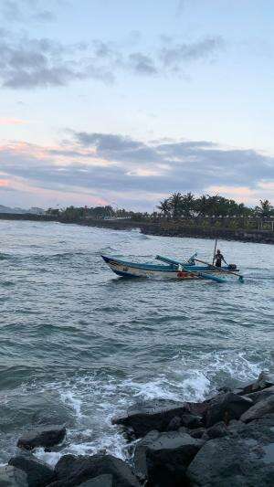hati hati pak cuaca sedang buruk #usa #usareels #newyork #germany #fyp #australia #luksemburg #ingris #belanda #skils #shrimp #fisherman #se