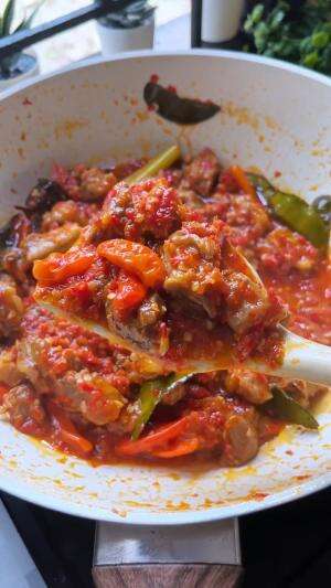 MENU MASAKAN RUMAHAN SIMPLE
“Daging Oseng Mercon”
#Cooking #inspiration #Menumasakanrumahan #Tips #Trik #Idejualan #ummuhusna