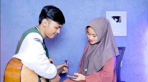 Awal Pertama Jumpa Denganmu (SIK ASIK - AYU TING TING) Kurasakan Indahnya Jatuh Cinta Cover Lirik Ivan Sany #MyFirstVideoOnHOT+