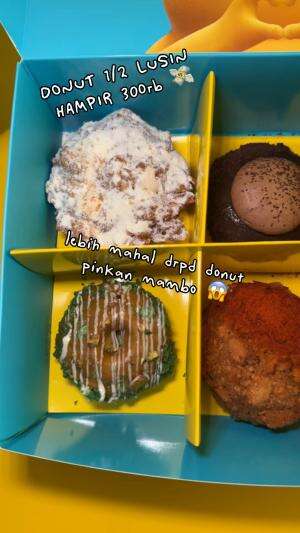 beli donut unik 1/2 lusin harga 300ribu lebih mehong drpd donut pinkan mambo 